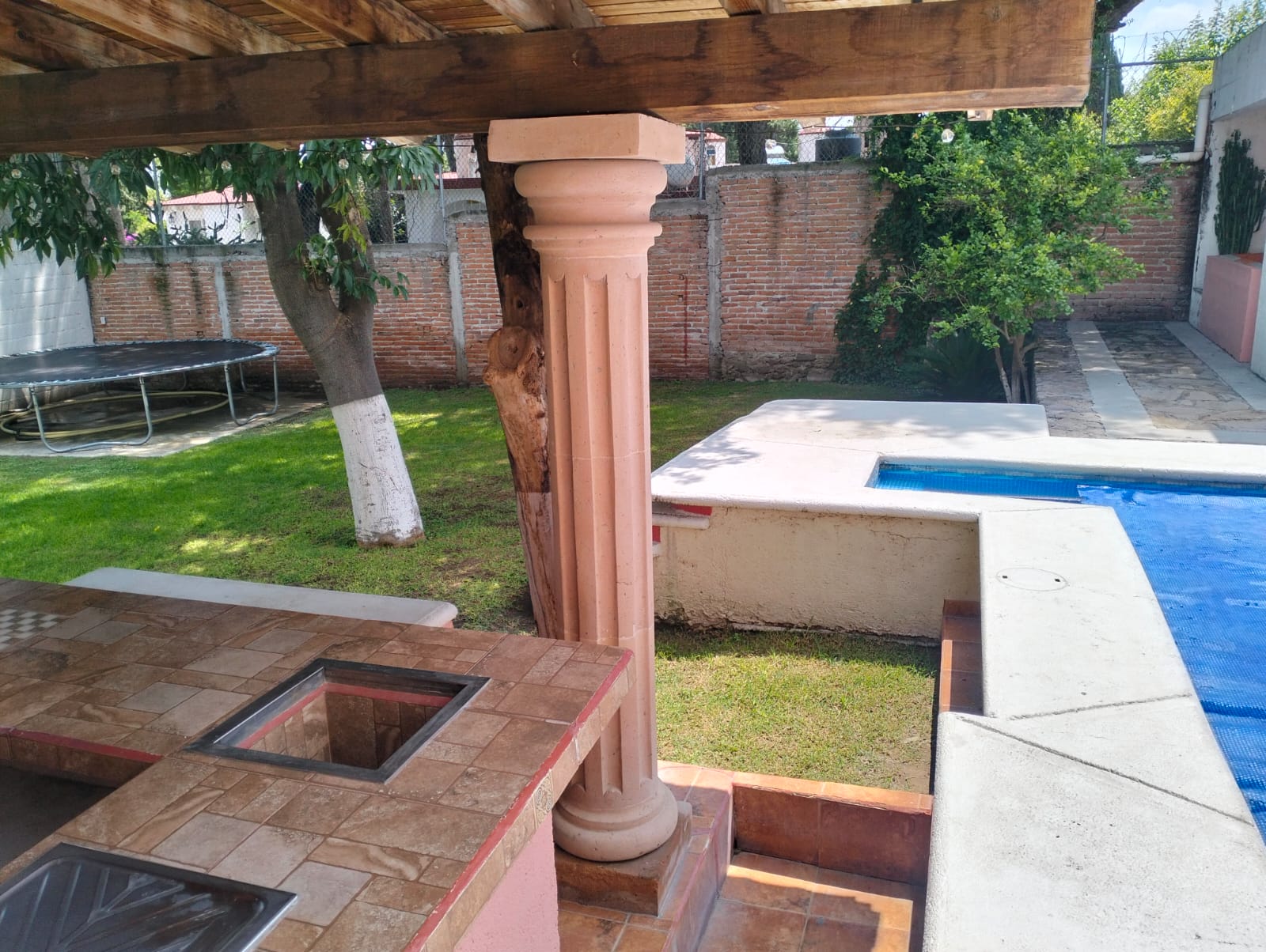 Fachada de Casa Irazú